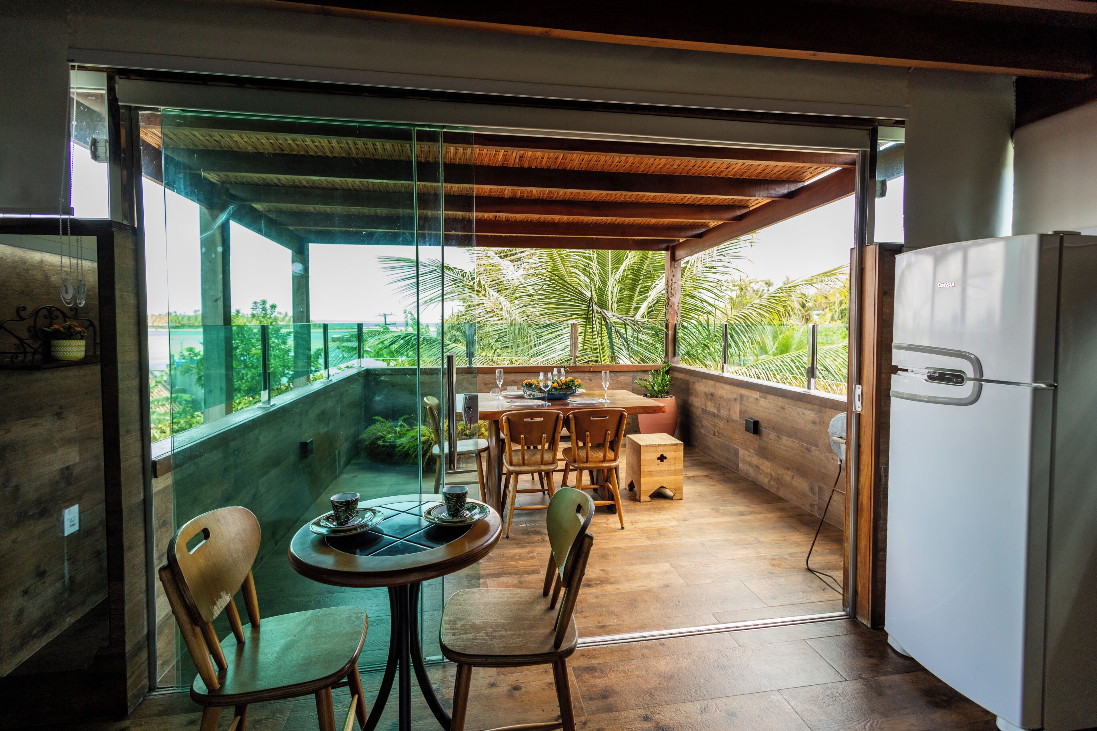 Apartamento luxo, sacada, vista para o mar