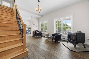 Interior - Causeway Blue-New! Ocean & Golf Course View! (Southwest Harbor)