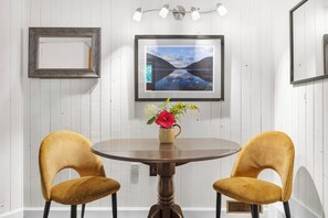 Dining - Summit Sanctuary – Minutes to Downtown Blue Hill! (Blue Hill)