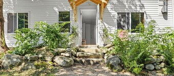 Summit Sanctuary – Minutes to Downtown Blue Hill!