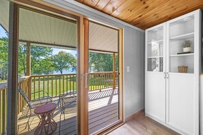 Interior - Sunset Views & Soaks - Golden Hour Retreat (Ellsworth)