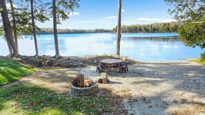 Outdoor dining - Birch Heights Bliss! New! Waterfront! (Orland)
