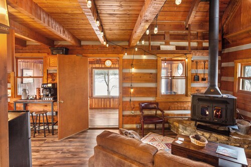Riverfront Cabin - peaceful and private 4-acres on the Ohio River.
