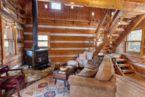 Riverfront Cabin - peaceful and private 4-acres on the Ohio River.