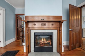 Interior - Gateway Retreat-New, In town! (Ellsworth)