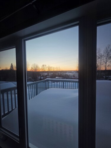 Updated 3 bed 1 bath house in Cochenour ON