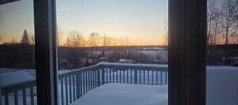 Updated 3 bed 1 bath house in Cochenour ON