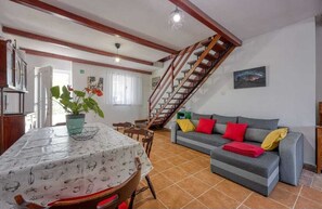 Living area - Spacious bedroom studio in gorgeous Veli Lošinj with AC (Veli Lošinj)