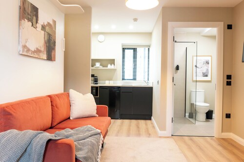 Westport Getaway, Cozy Studio with Murphy Bed in fabulous Westport