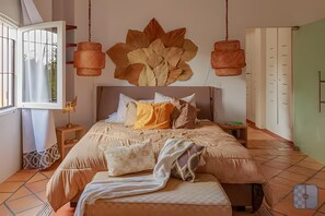 7 bedrooms, iron/ironing board, free WiFi, bed sheets - Celebrity Hacienda Curaçao (Jan Thiel)