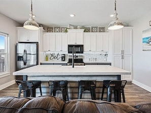 Fridge, microwave, oven, stovetop - Coastal Retreat – Walk to the Beach + Ocean Views! Nauti Time! (Bolivar Peninsula)