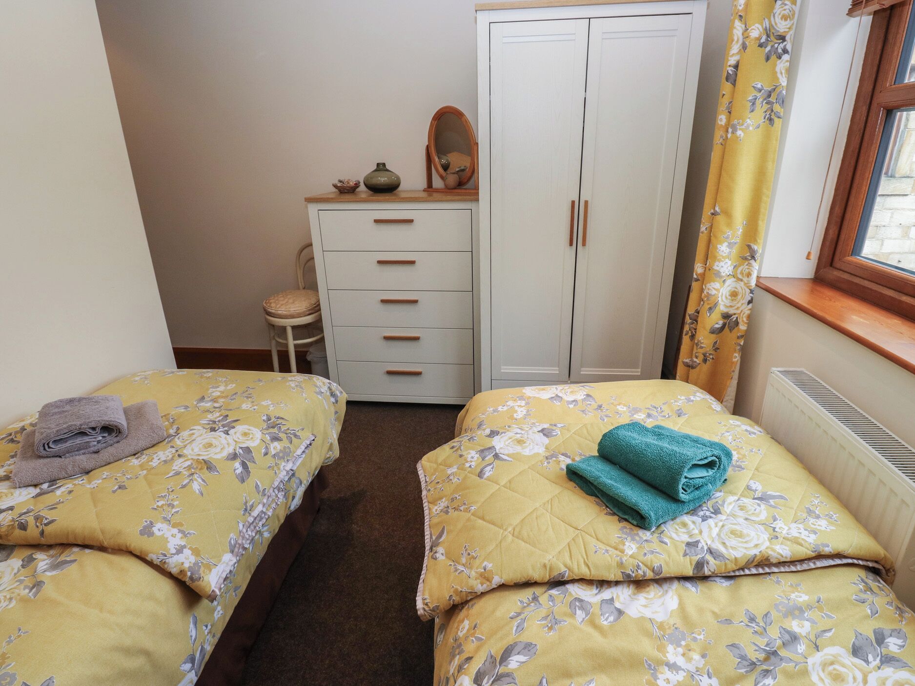 2 bedrooms, individually decorated, individually furnished, free WiFi