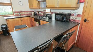 Cookware/dishes/utensils
