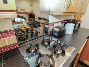 Cookware/dishes/utensils - Green Route Apartment (Todmorden)