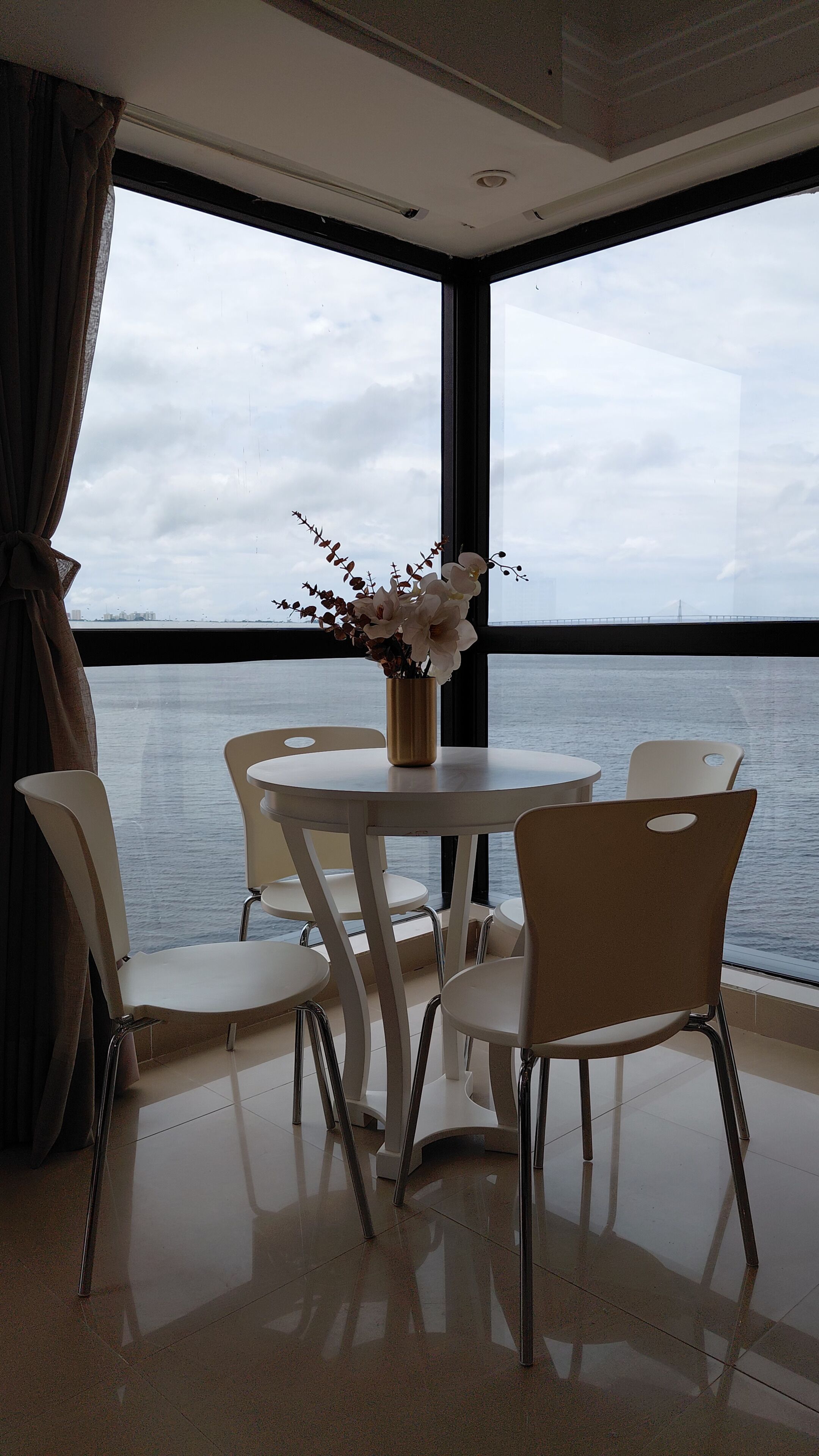 Apartamento Deluxe, Aire acondicionado, vistas a la playa | Restauración