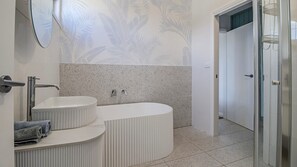 Shower, towels - Palms on Wunda - Sussex Inlet (Sussex Inlet)