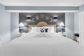 1 bedroom, iron/ironing board, bed sheets - Atlantic Resort 502 – Relaxing Oceanfront Getaway (Myrtle Beach)