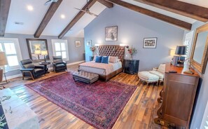 Superior Suite, Pool View - Whispering Prairie (Salina)