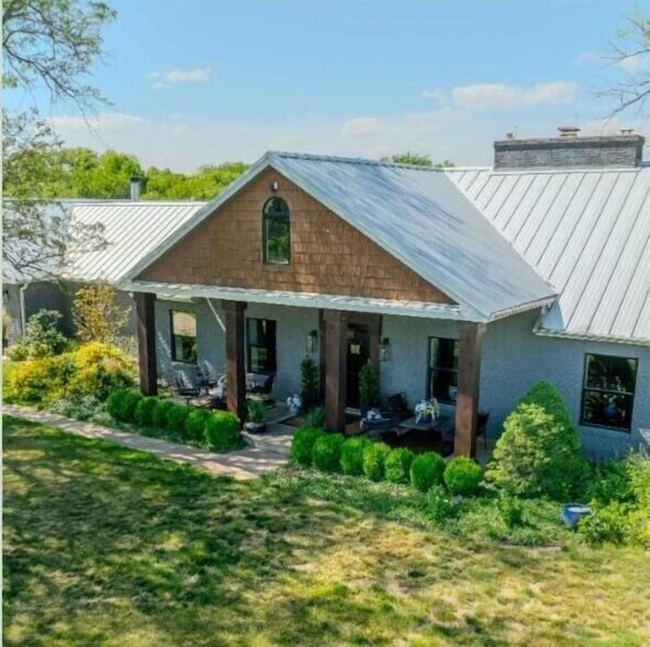 Exterior - Whispering Prairie (Salina)