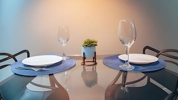 Businesshuoneisto | Ruokailu