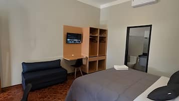 Apartment | Iron/ironing board, free WiFi