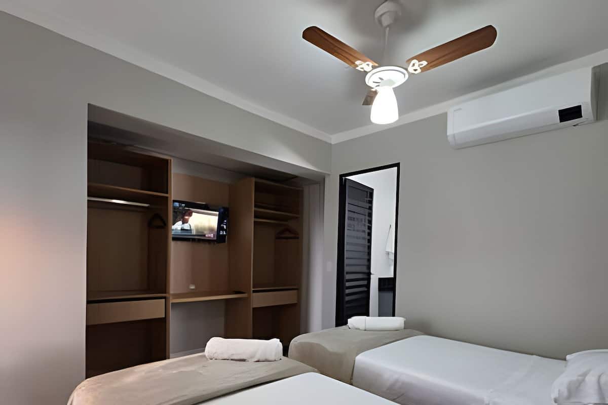 Business Apartment | Iron/ironing board, free WiFi