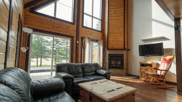 Chalet 1 ~ Rivière Manitou | Living area