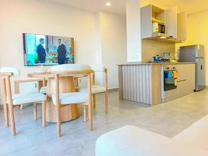 Fridge, microwave, oven, stovetop - Super apartamento comfort - Santa Marina (Santa Marta)