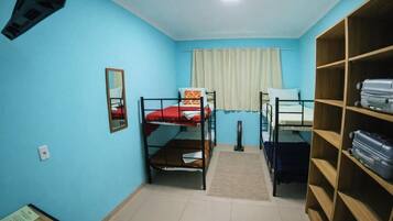 Kamar Quadruple Ekonomi