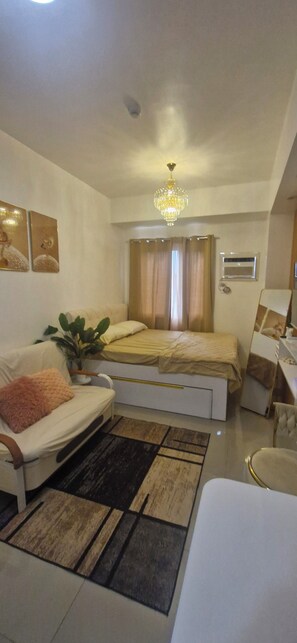 2 bedrooms, Internet, bed sheets, wheelchair access - Casa de Silla Cozy Staycation in Dasma, Cavite (Dasmariñas)