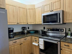 Private kitchen - Charming 2-bedroom apartment with AC in perfect Naples (Naples)