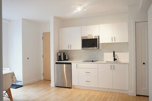 Private kitchen - Les apparts fleuri #5 |PARKING (Québec)
