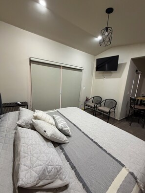 Cabin tiện nghi đơn giản, 1 phòng ngủ, quang cảnh núi