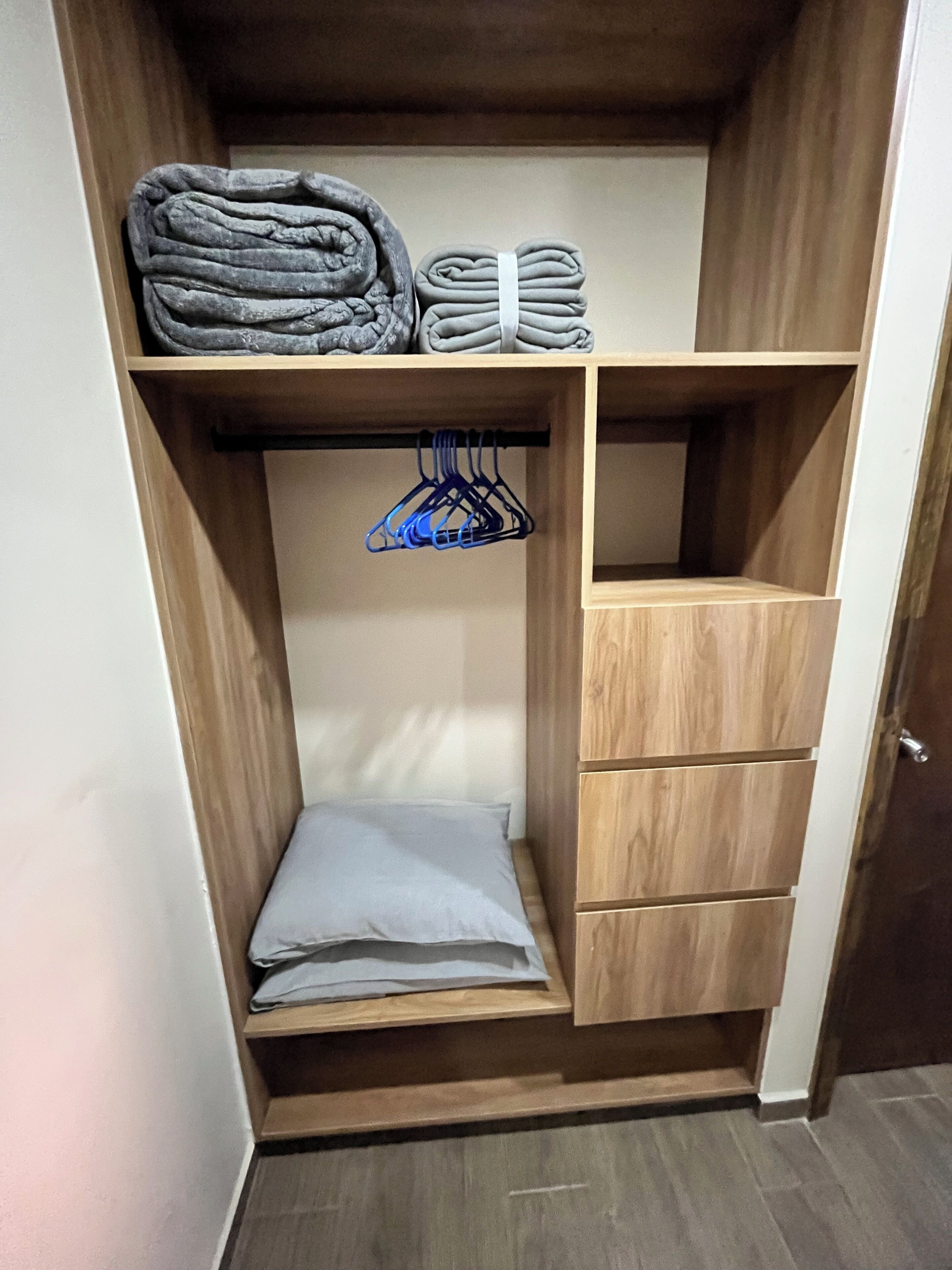 Comfort Cabin, 1 Bedroom, Mountain View | Interior