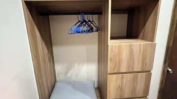 Comfort Cabin, 1 Bedroom, Mountain View | Interior