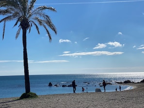 Beach nearby, beach towels