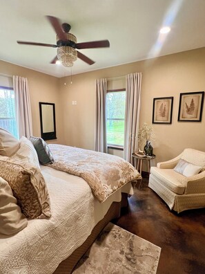 6 bedrooms, iron/ironing board, free WiFi, bed sheets