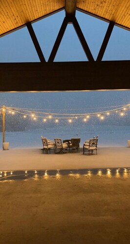 Amazing 6 BDR/BTH lodge in Timpson; minutes from Lake Murvaul &Wild Spring Dunes