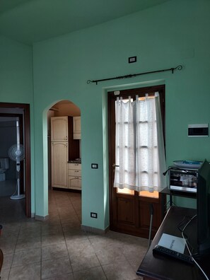 Interior - Vacation House, between the sea and the hills, ideal for a relaxing vacation. (Pomaia)