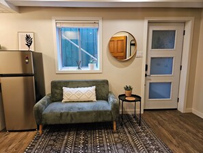 Interior - D's Guest Suite (Jasper)