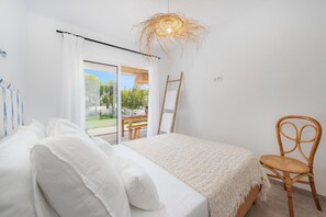 2 bedrooms, iron/ironing board, free WiFi, bed sheets - Fantastic garden apartment directly on the dream beach of Puerto Alcudia (Alcúdia)