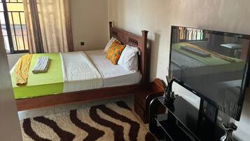 Dobbeltrom – comfort, balkong, utsikt mot innsjø