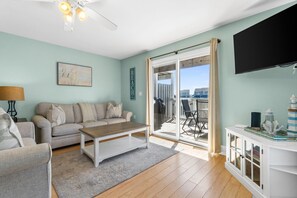 Smart TV, books - Steps to Beach • 2 Pools, Pet-Friendly, Playground (Port St. Joe)