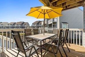 屋外ダイニングエリア