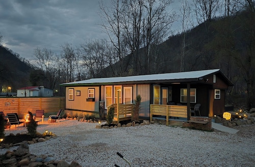 Rambler's Rest - Creekview 2bdr, 2ba near Cherokee Nat forest - Hampton TN