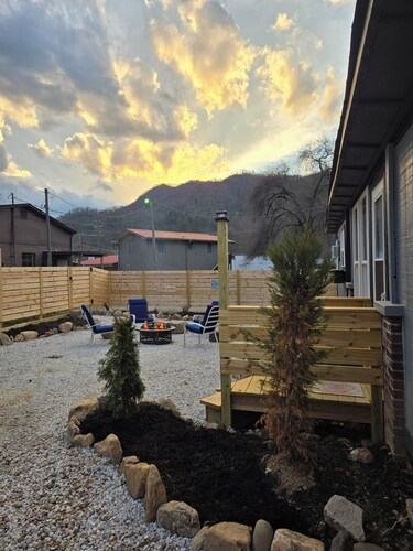 Rambler's Rest - Creekview 2bdr, 2ba near Cherokee Nat forest - Hampton TN