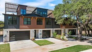 Exterior - Fantastic 3-bedroom, modern townhome located near downtown Stephenville! (Stephenville)