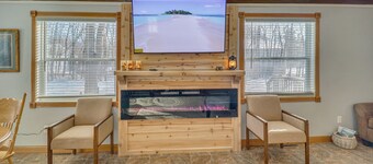 Group Getaway: Walk to Lake Le Homme Dieu!