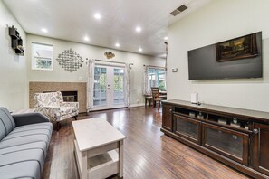 TV, fireplace - Near Tech HQs & Soccer: Commuter’s Fremont Hub (Fremont)