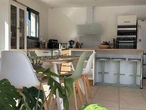 Private kitchen - Casa Del Sol - Quiet with heated pool (Arles)